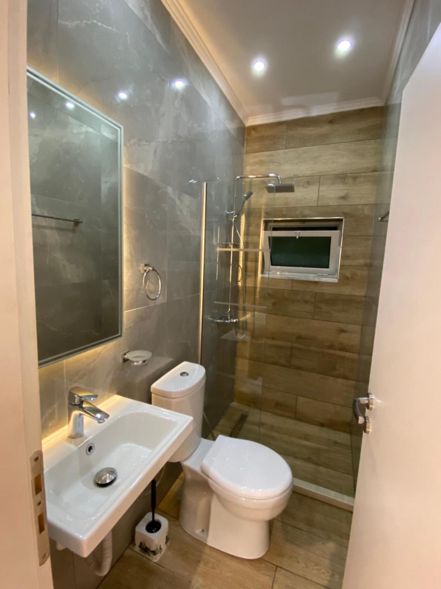 Novs Hotel Rooms Gjirokastër Buitenkant foto