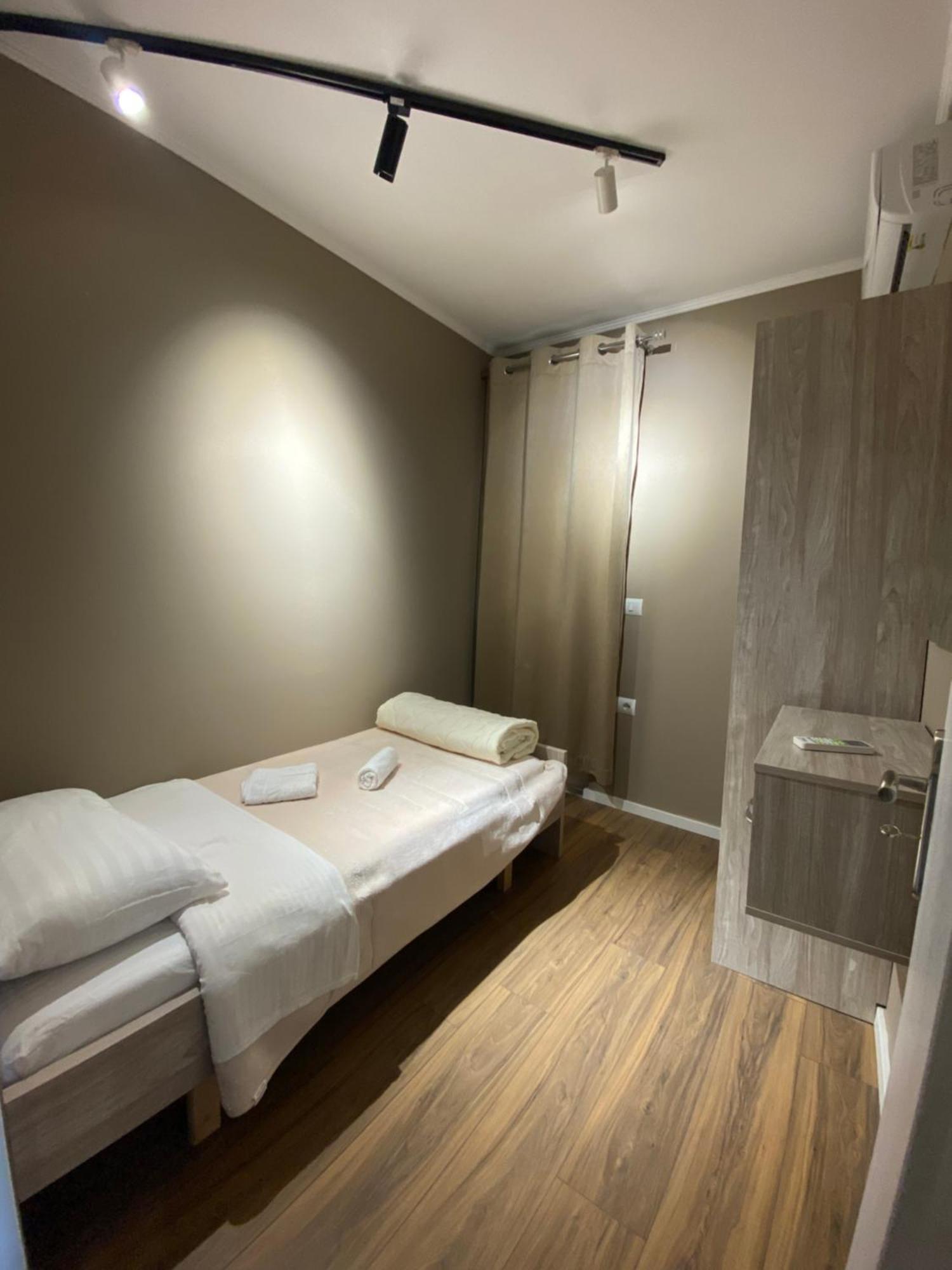 Novs Hotel Rooms Gjirokastër Buitenkant foto